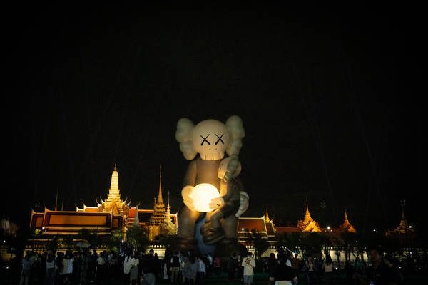 KAWS:HOLIDAY THAILAND